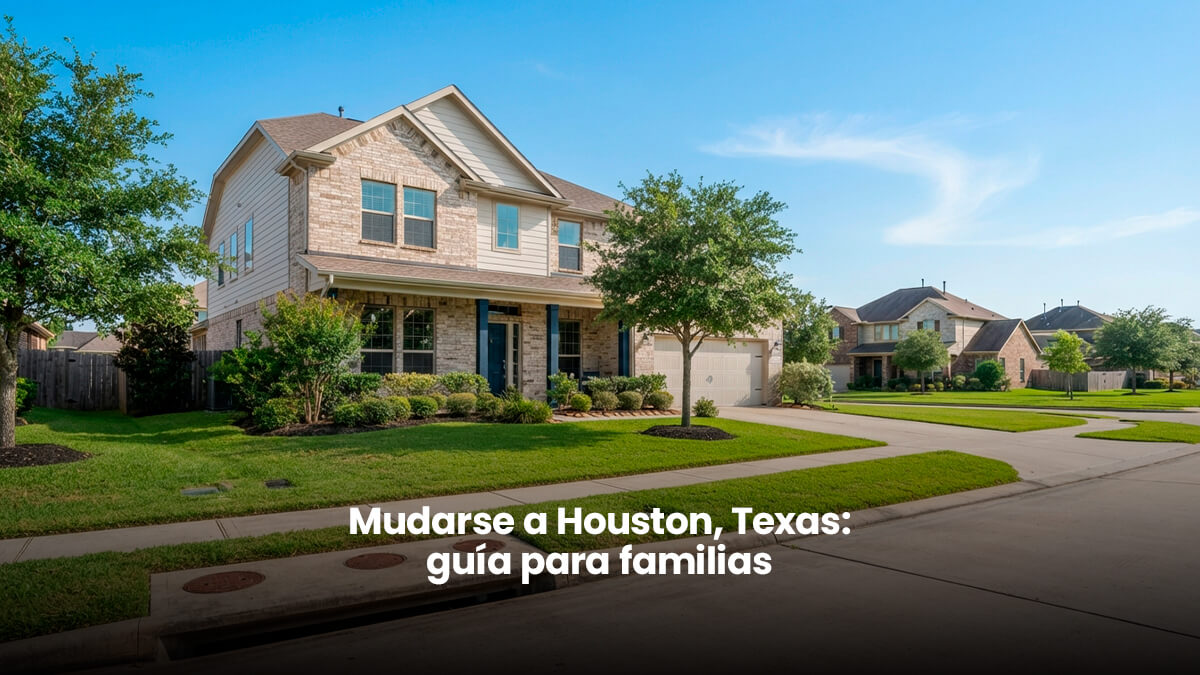 Casa residencial familiar en suburbio de Houston Texas con áreas verdes y diseño moderno, recomendada por la realtor Aida Villalobos.